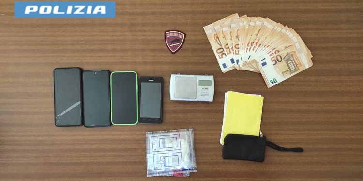 Bambino di soli nove anni corriere della droga: portava la cocaina ai clienti