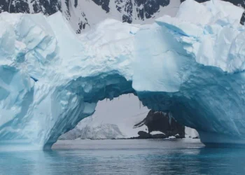 La calotta glaciale Antartica si è assottigliata di 450 metri in 200 anni