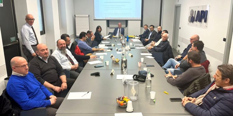 Più sicurezza sui bus Apam: arrivano telecamere e microfoni interni