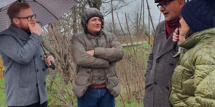 Marmirolo, sopralluogo di Carra nell’ex discarica