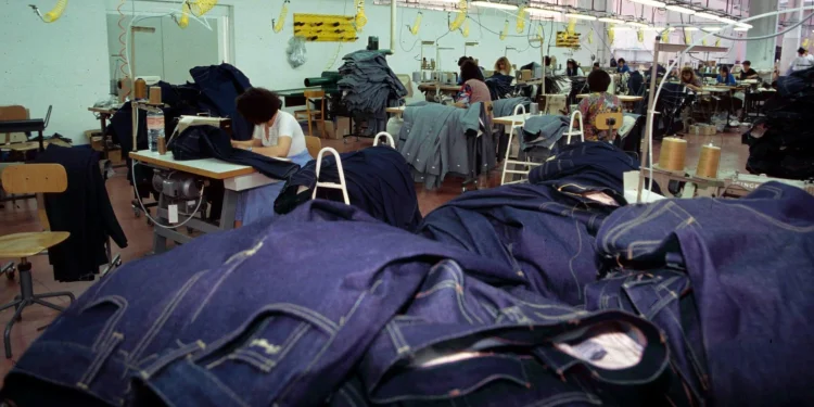 Scoperto colorante ecologico per tingere di blu il jeans