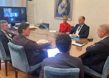 Ex Ilva, Urso nomina tutti i commissari e li riunisce al Mimit Sindacati: “Sfida epocale”