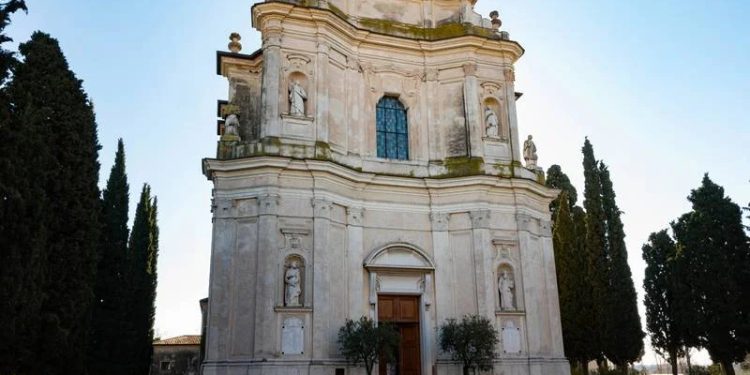 Malore mentre scarica i rifiuti in piazzola ecologica: commerciante muore in ospedale