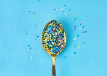 Allarme degli scienziati: “Le microplastiche favoriscono le metastasi dei tumori”