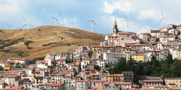 Abruzzo al voto, sfida a due tra Marsilio e D’Amico: le proposte ‘green’