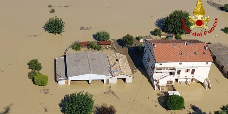 In Italia in 17 anni 378 morti per eventi climatici: 321 per frane e valanghe