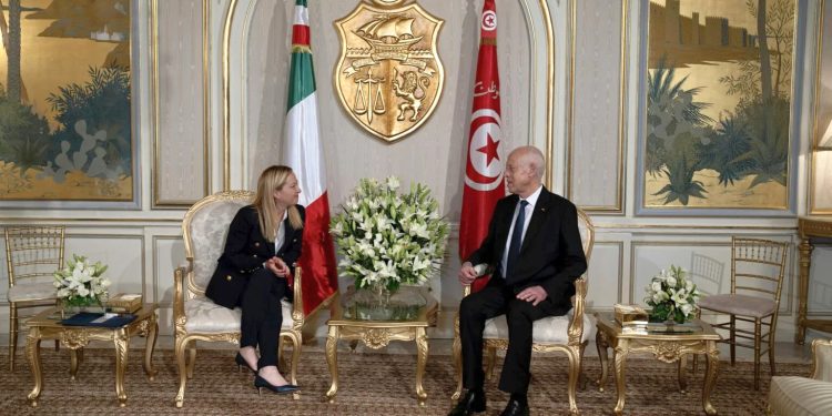 Piano Mattei, Meloni in Tunisia: Intese su energia, Pmi e ricerca, ce ne saranno altre