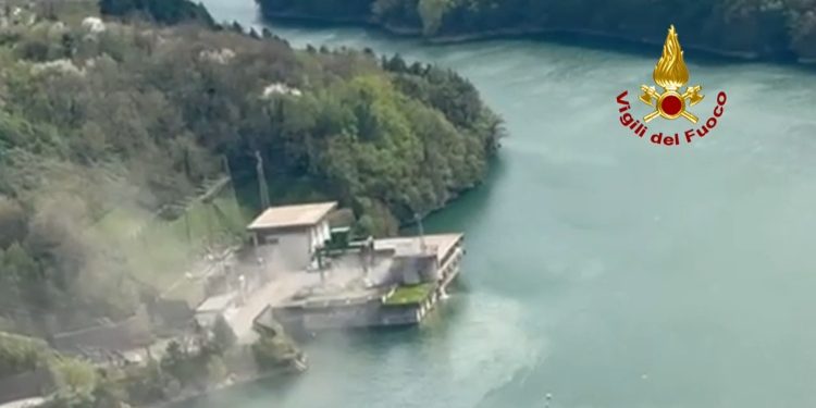 Esplosione alla centrale elettrica sull’Appennino bolognese: feriti e dispersi