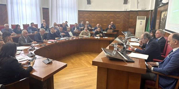 Stellantis, confermato l’impegno per 5 modelli full electric a Melfi