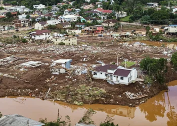 Inondazioni in Brasile: almeno 78 morti, corsa contro il tempo per i soccorsi
