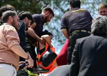 Blitz di Ultima Generazione agli Internazionali di tennis: match sospesi per 45 minuti