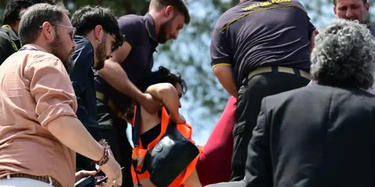 Blitz di Ultima Generazione agli Internazionali di tennis: match sospesi per 45 minuti