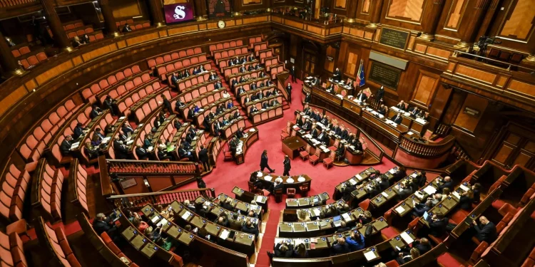 Superbonus, il governo incassa la fiducia al Senato. Ciriani: “Maggioranza mai stata in discussione”