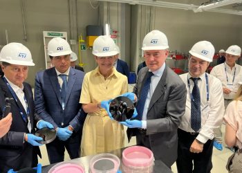 A Catania il primo impianto integrato d’Europa per chip. Urso: 10 mld per microelettronica