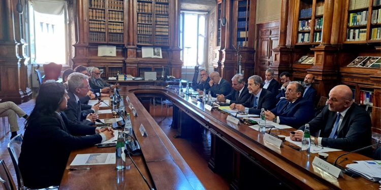 Campi Flegrei, vertice a P.Chigi: più risorse a edilizia pubblica, apertura a quella privata