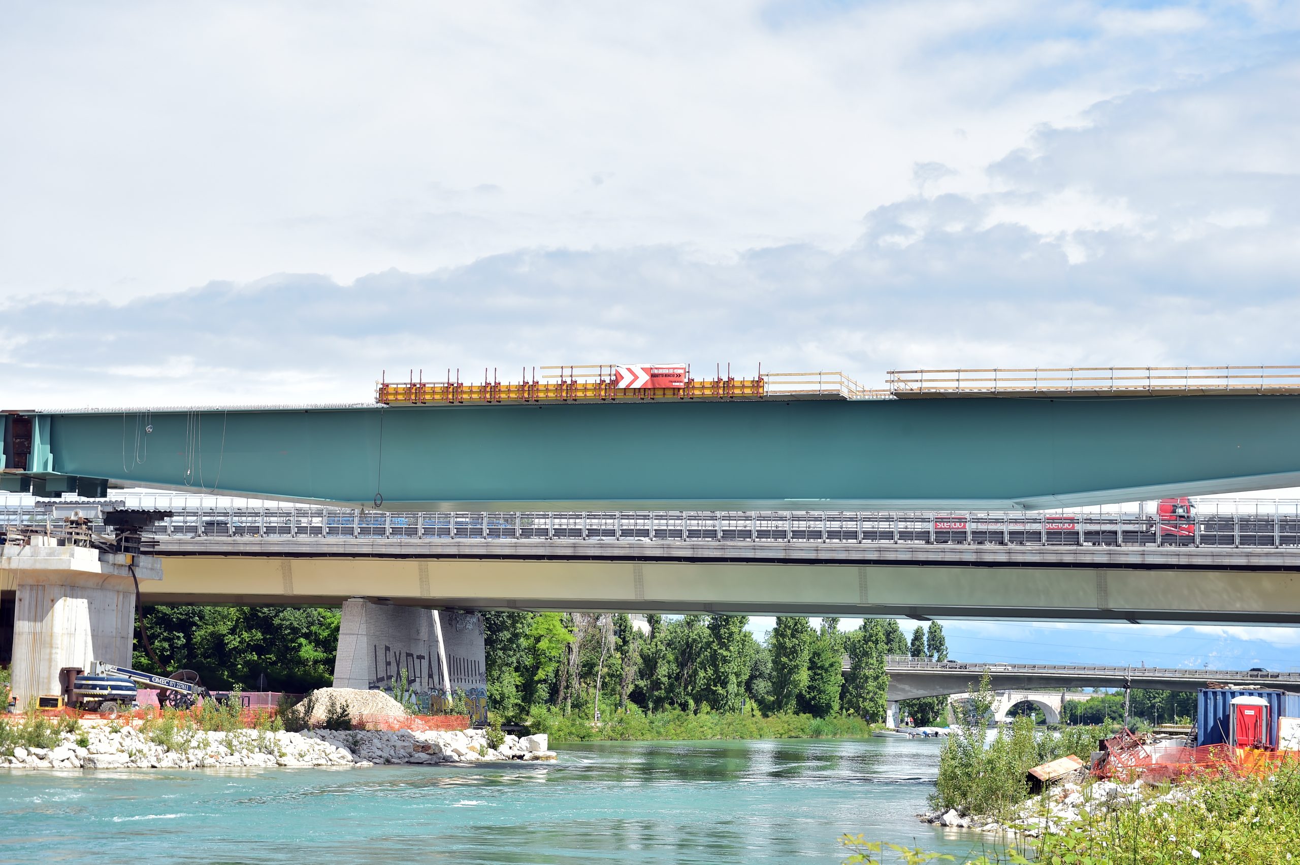 Uno scorcio del nuovo viadotto di Peschiera realizzato nell'ambito dei lavori della Tav