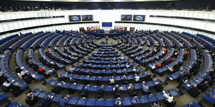 Europee 2024, al voto 360 mln di cittadini: tra virate a destra e maggioranze difficili