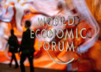 La transizione energetica progredisce ma l’Italia fa passi indietro: colpa del gas