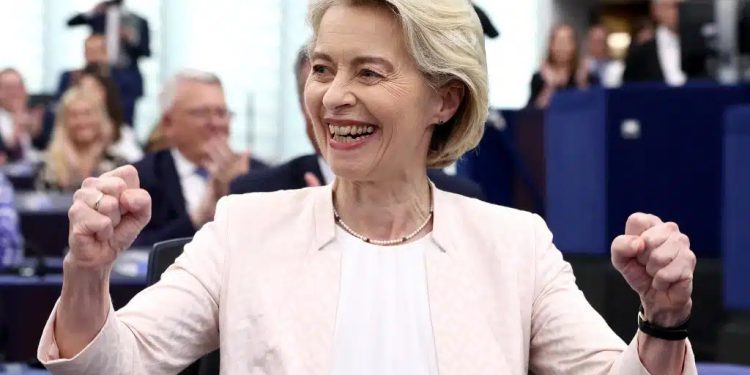 Von der Leyen rieletta presidente della Commissione europea: “Manteniamo rotta su Green Deal”