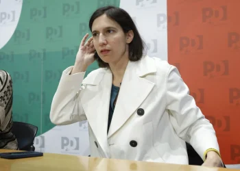 Nuova “estate militante” per Elly Schlein. E sfida Meloni su Green deal, Pnrr e autonomia