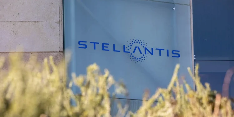 Stellantis punta sulle auto ibride: 30 modelli quest’anno in Europa e altri 6 entro il 2026