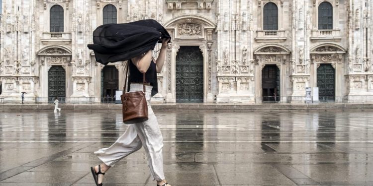 Caldo con le ore contate: dal weekend piogge e crollo termico anche di 10 gradi