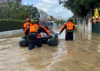Esondano fiumi in Emilia-Romagna, frane e allagamenti. Oltre mille gli sfollati