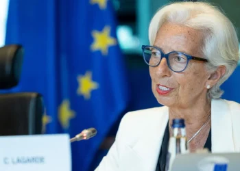 Inflazione in calo e la Bce taglia i tassi, Lagarde: No traiettorie prestabilite