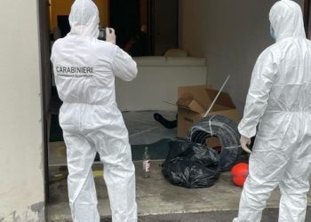 Strangolata e gettata nel cortile: fermato un ragazzo di 17 anni