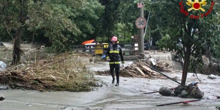 Maltempo, la grande burrasca colpisce il nord: a Milano esonda il Seveso, comuni isolati in Valsusa
