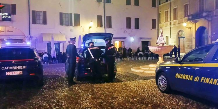 Mancano i requisiti di sicurezza, chiuso un bar nel centro di Mantova