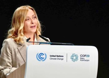 Meloni a Baku: “Al momento no alternativa a fossili”. Pichetto: “Nodo contribuzioni”