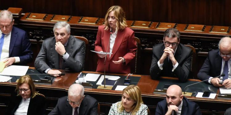 Ue, Meloni: “A Fitto portafoglio da mille mld, missione compiuta”. Polemiche su assenze Lega