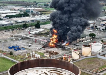 Esplosione in deposito Eni a Calenzano: due morti. “Scoppiata un’autobotte”