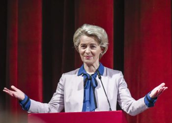 La Commissione europea a gennaio lancia il dialogo strategico sull’automotive