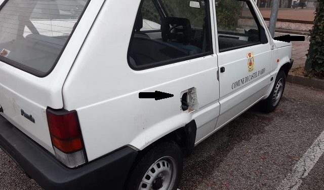 Castel d’Ario, vandali senza freni: danneggiata l’auto comunale