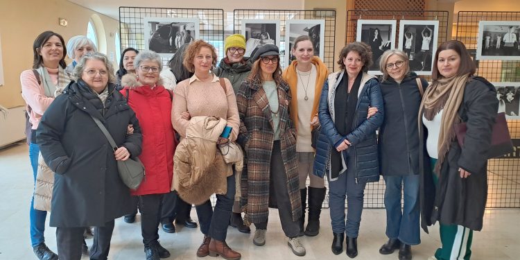 Yoga in Oncologia: scatti in mostra per Hallart all’ospedale di Mantova