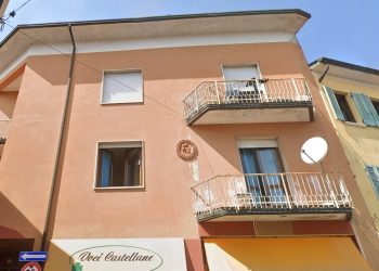 Monossido dal braciere: genitori e tre figli piccoli finiscono in ospedale