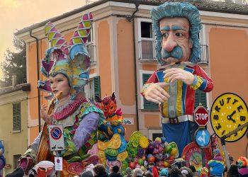 Castiglione, prima sfilata gran Carnevale