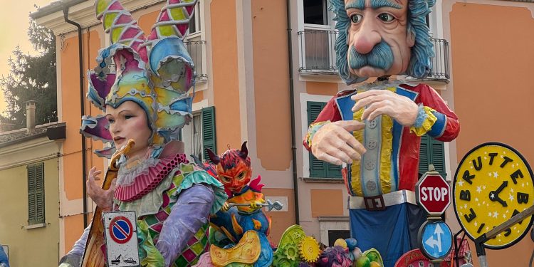Castiglione, prima sfilata gran Carnevale