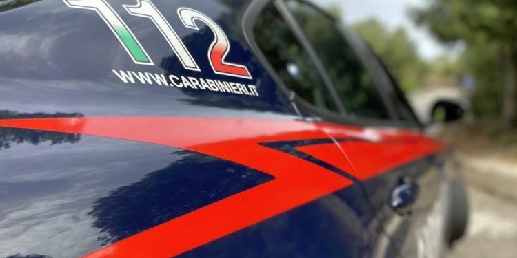 Mandato di arresto per spaccio: beccato dai carabinieri in città