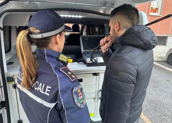 Al volante ubriachi in pieno giorno: saltano quattro patenti