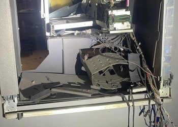 Boato nella notte: i banditi fanno saltare il bancomat della Mps di Carbonara