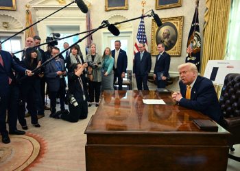 Trump minaccia dazi su prodotti caseari e legname dal Canada: “Usa truffati da tutti”