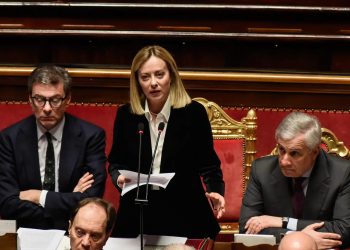 Ue, Meloni: “Folle dividersi dagli Stati Uniti. Con rappresaglie dazi perdono tutti”