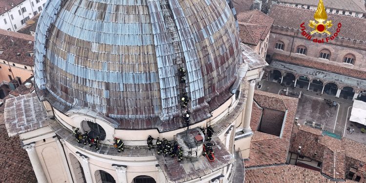 Per tre giorni maxi esercitazione dei vigili del fuoco sulla basilica di Sant’Andrea