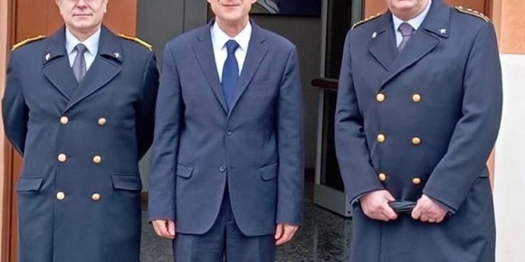 Il prefetto in visita alla tenenza della guardia di finanza di Suzzara