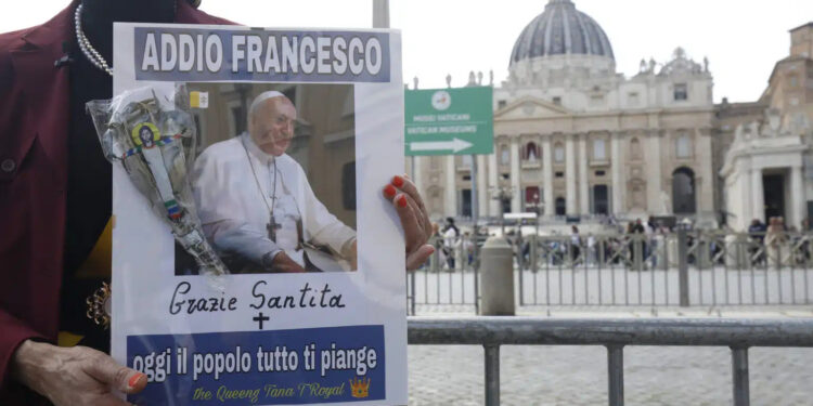 Sabato l’ultimo addio a Papa Francesco, a Roma attesi anche Trump e Zelensky