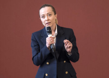 Meloni in missione da Trump per conto dell’Ue: “Fase complessa, serve lucidità”