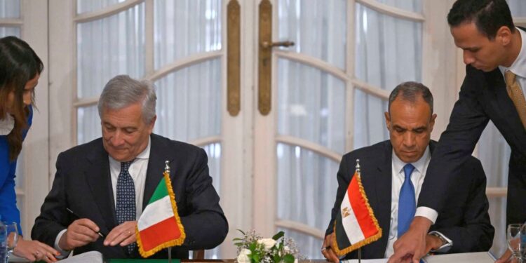 Tajani in Egitto per energia, Mar Rosso e imprese: “Difenderemo commercio Suez”